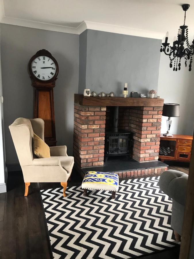 Charming 3 Bedroom House With A Warmth Character Glyn Neath Kültér fotó